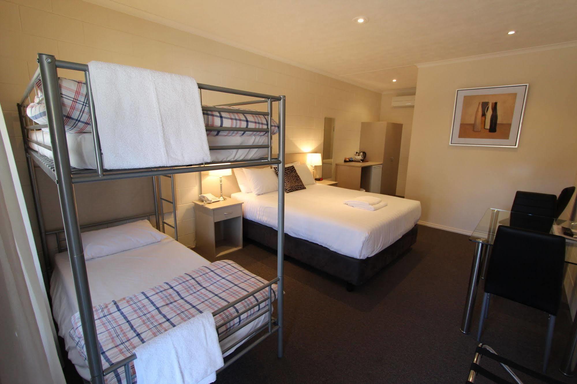Mildura Riverview Motel Gol Gol Экстерьер фото
